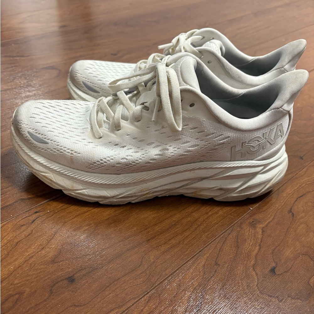 HOKA oneone Clifton 8